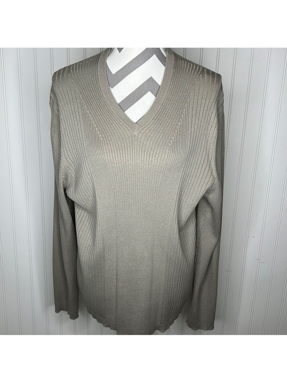 Calvin Klein V Neck Sweater Size Large